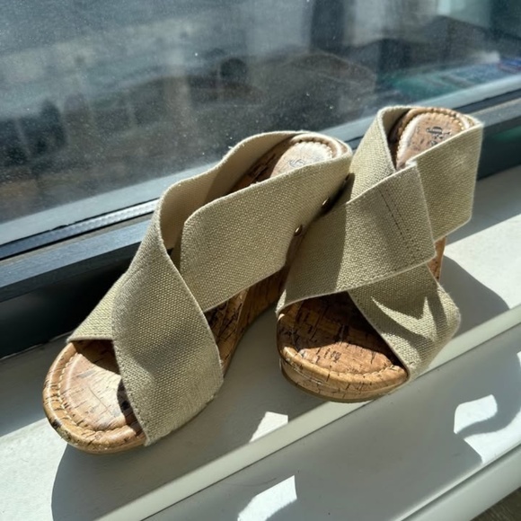Gold heeled espadrilles / sandals with wooden platform size 7 - Picture 1 of 3